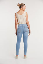 Load image into Gallery viewer, Junko Denim Jeans