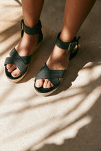 Load image into Gallery viewer, Halcyon Wedge