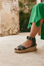 Load image into Gallery viewer, Halcyon Wedge