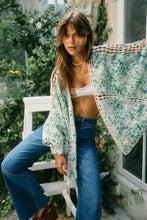 Load image into Gallery viewer, Oline Lace Cape