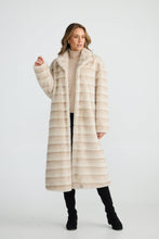 Load image into Gallery viewer, New York Coat