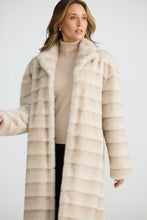 Load image into Gallery viewer, New York Coat