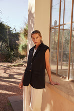 Load image into Gallery viewer, Moma Vest