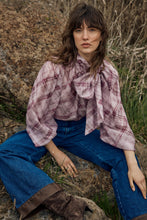 Load image into Gallery viewer, Eve Pussybow Blouse