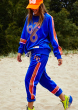 Load image into Gallery viewer, Retro 76 Velour Sweat - Royal