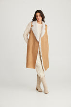 Load image into Gallery viewer, Wanderer Long Vest