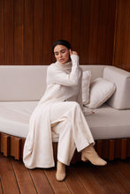 Load image into Gallery viewer, Vivienne Turtle Neck