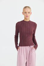 Load image into Gallery viewer, Clover Top