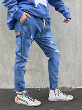 Load image into Gallery viewer, Distressed Jogger Jean