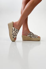 Load image into Gallery viewer, Chic Leather Flatform