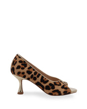 Load image into Gallery viewer, Whistler Heel - Pink Leopard

