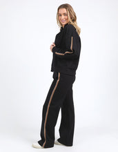 Load image into Gallery viewer, London Zip Thru - Black
