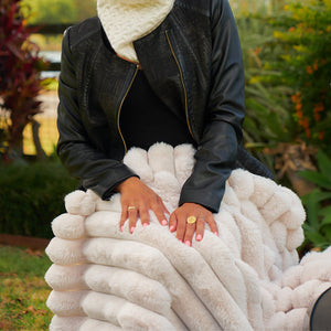 Ribbed Throw Fur