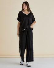 Load image into Gallery viewer, Evelyn Wide Leg Jogger
