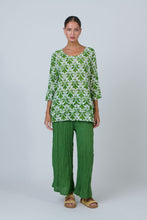 Load image into Gallery viewer, Classic Blouse
