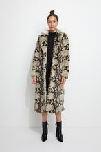 Load image into Gallery viewer, Madam Grace Coat
