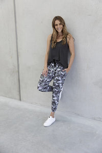 Sadie Joggers Camo