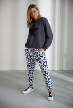 Load image into Gallery viewer, Sadie Joggers Leopard

